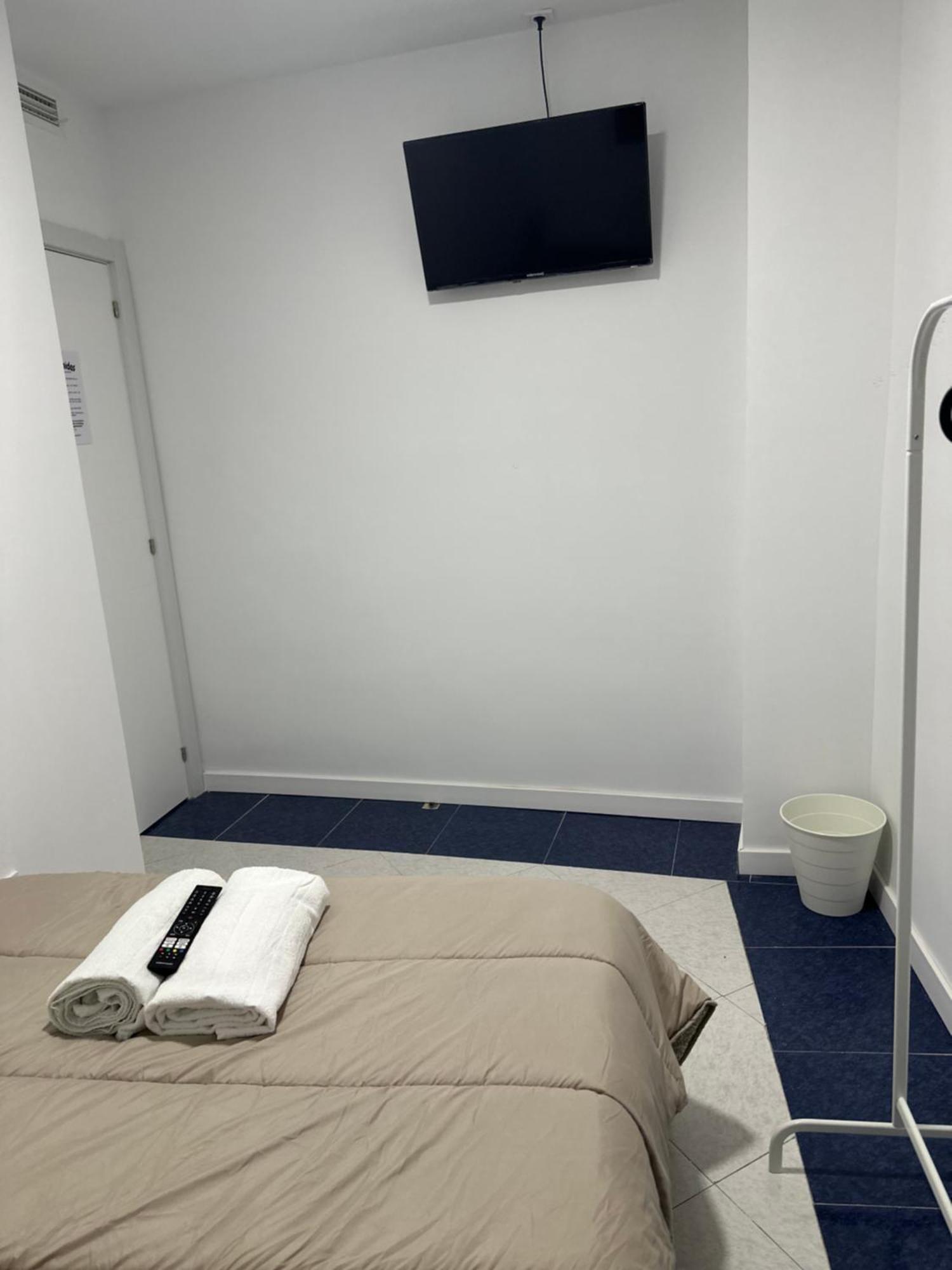 Rooms Mediavilla Madrid Exterior photo
